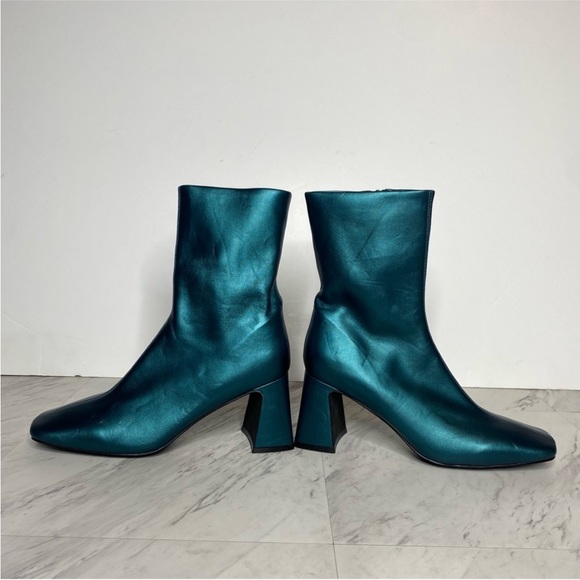 Metallic Bootie 8.5 - Picture 7 of 15